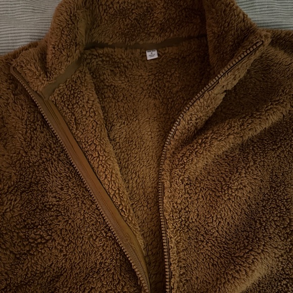 UNIQLO ZIP FLEECE SWEATER - Picture 3 of 4